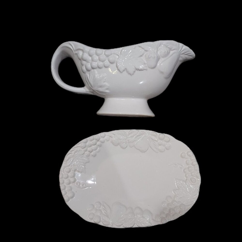 Himark Gravy Boat with Underplate 4" high 14 oz